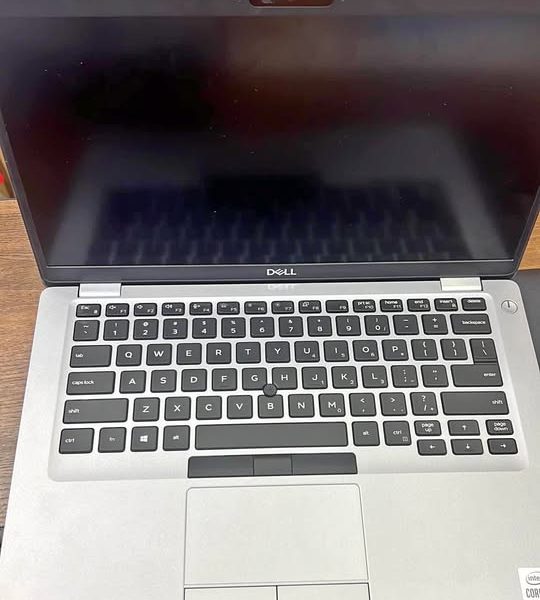 Dell Latitude 3410💻 برسيسور ✅Intel Core i5 - 10210U الجيل العاشر الرامات ✅Ram 8GB DDR4 الهارد SSD 256GB كارتين شاشة Intel UHD حجم الشاشه 14 inch FHD USB3 HDMI