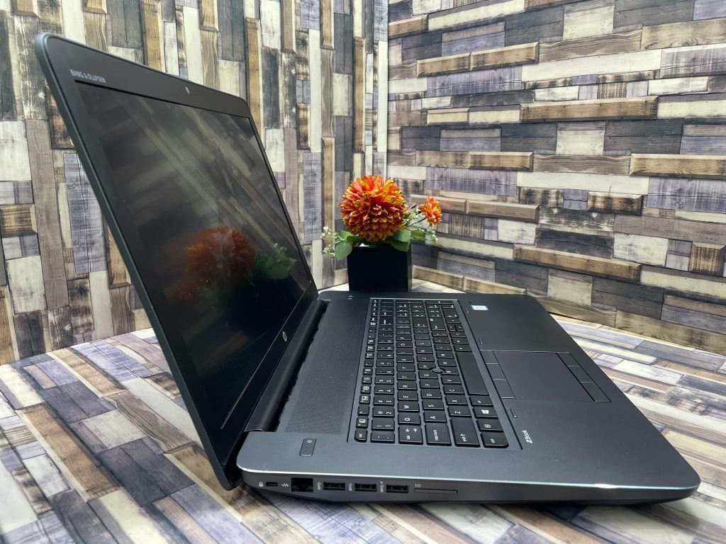 HP Zbook 17 G3  لاب توب جيل سادس استيراد الخارج - Image 6